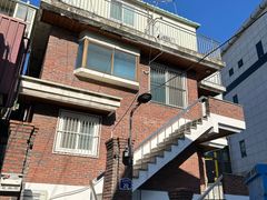 A spacious rooftop house 1th image