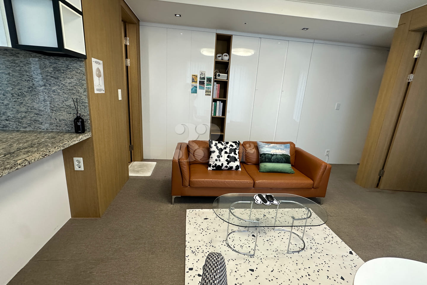 The Lounge 13th image