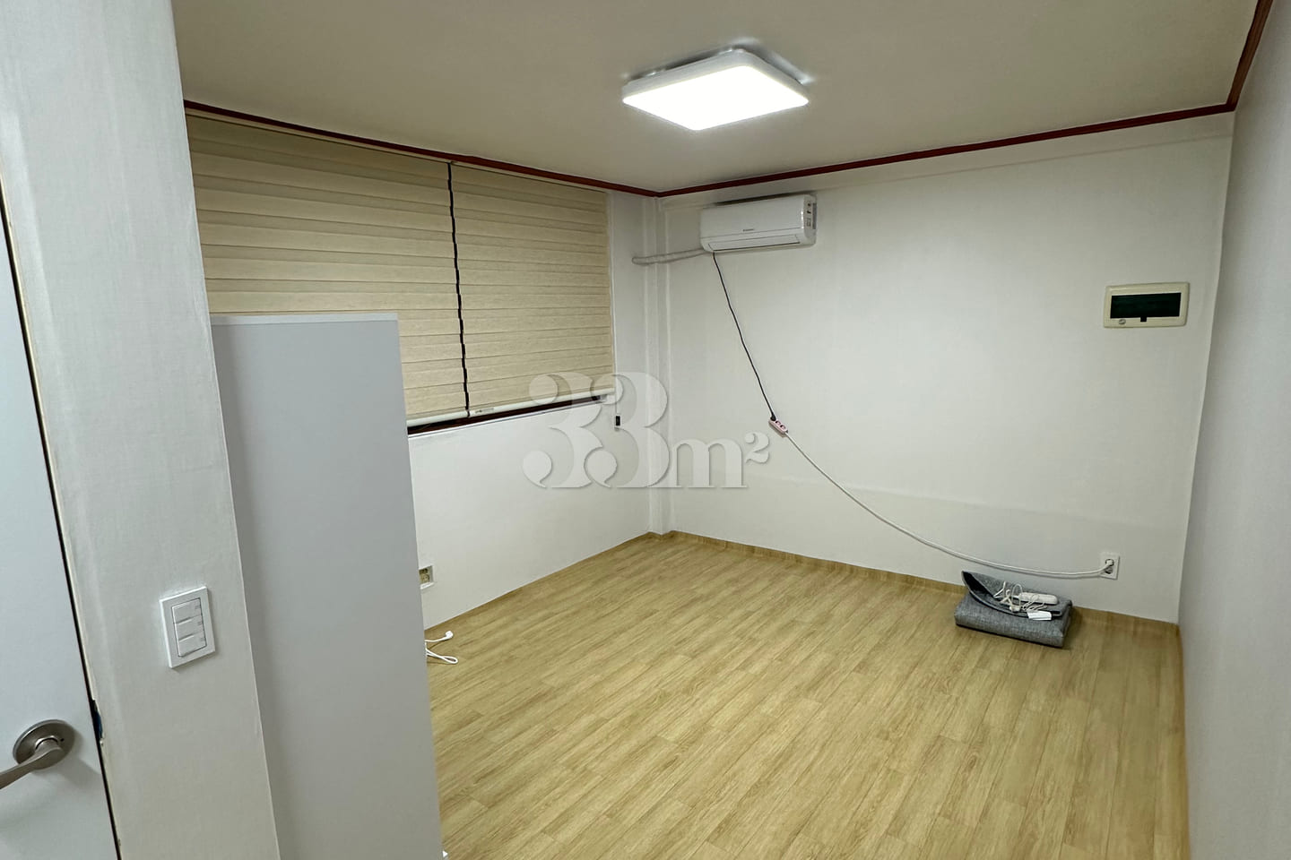 Fully furnished studio apartment in a double- 1th image