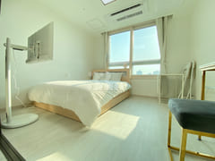 Newly built studio apartment, 3 minutes from 1th image