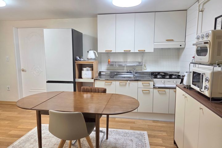 정자투룸 풀옵션🏡주차 1번째 이미지