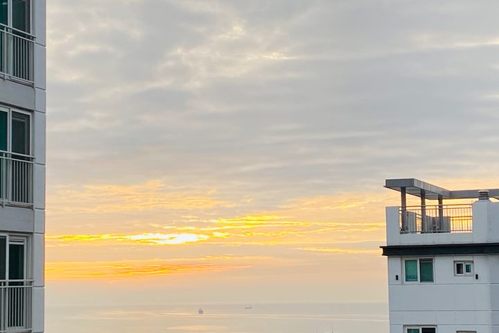 한여름밤바다의 낭만 0번째 이미지