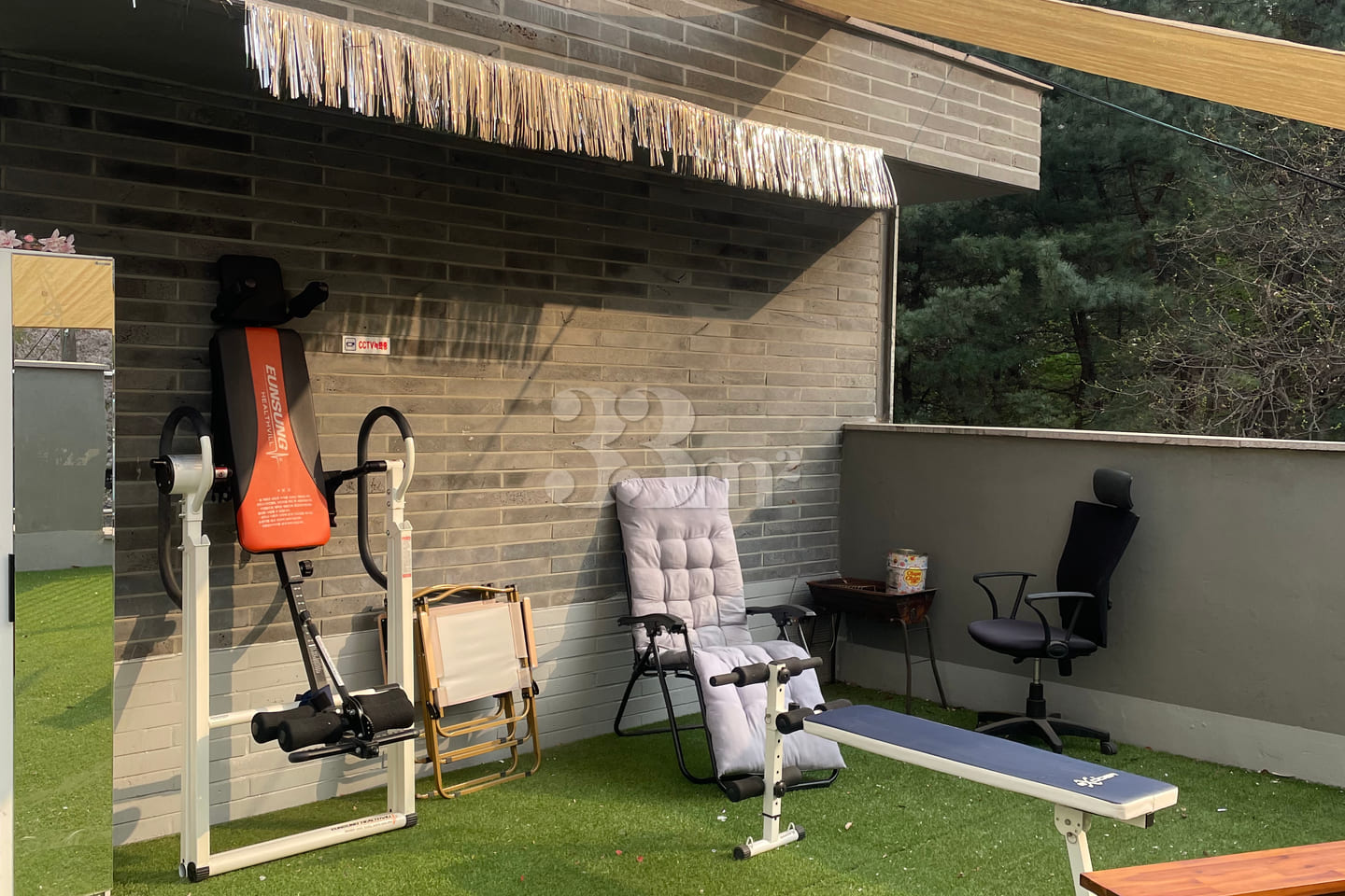 Forest-adjacent homes: No maintenance fees! 16th image