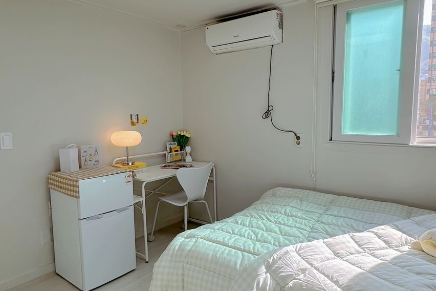 Cozy Room at Myeonghak Station on Line 1 3th image
