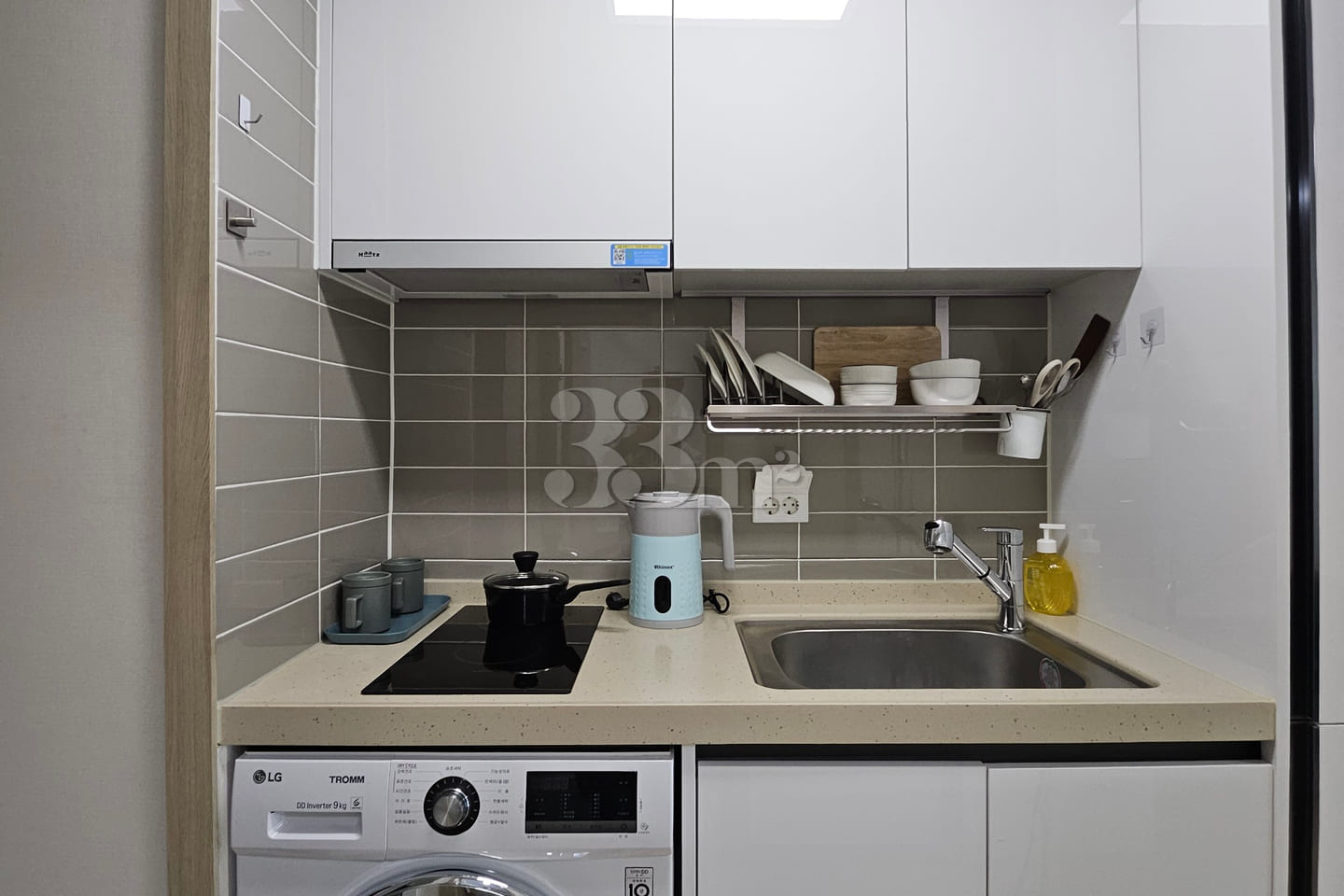 Quiet, clean accommodation 6 minutes from Gas 18th image