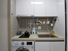 Quiet, clean accommodation 6 minutes from Gas 18th image