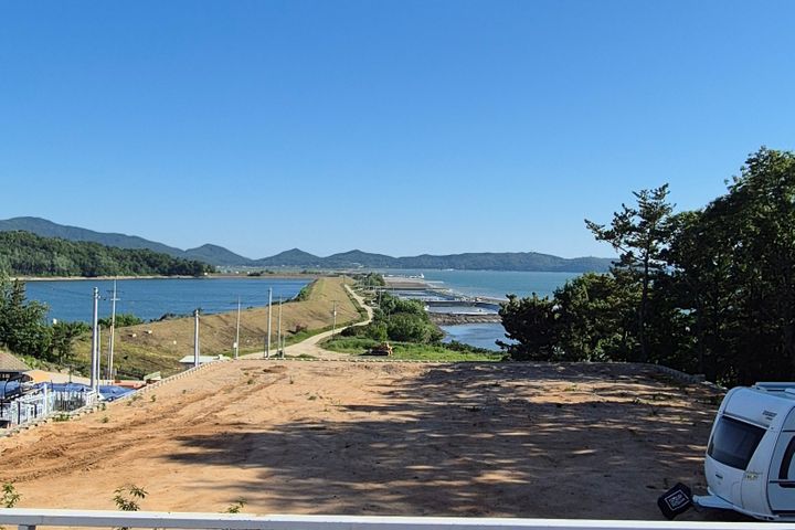 sunset house 0번째 이미지