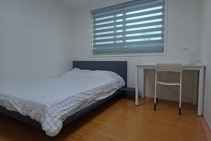 Spacious 2-bedroom apartment near Olympic Par 9th image