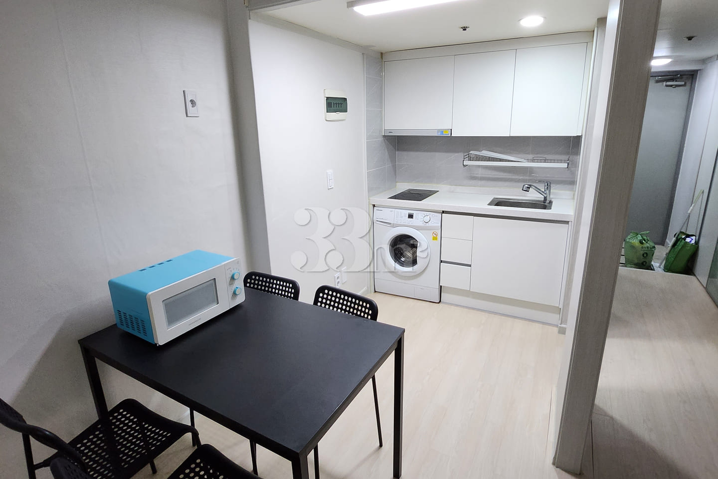 Fully renovated duplex unit, 2 minutes from Y 2th image