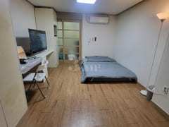 Lia House 4th image