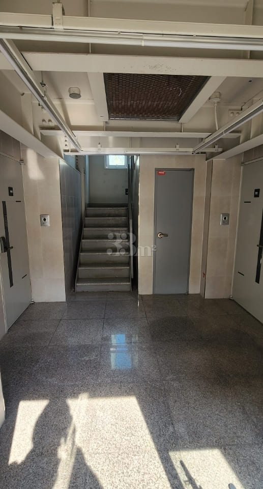 Studio apartment within walking distance of J 8th image