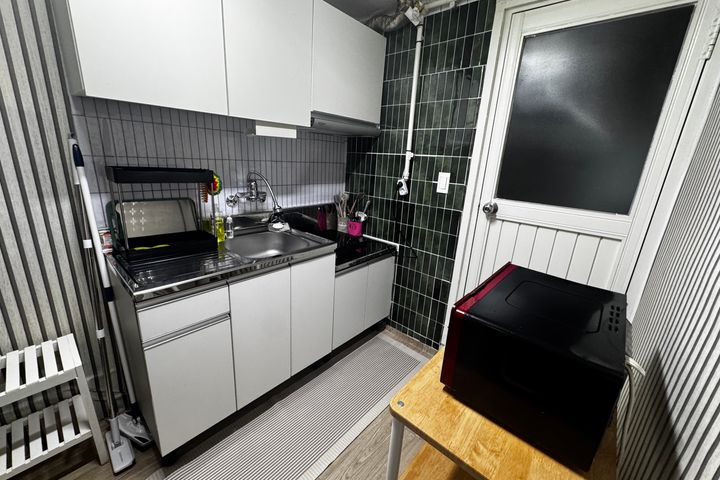 Pleasant 1.5-room apartment near Seonjeongneu 2th image