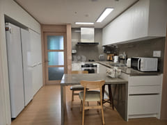Clean home, 3 minutes from Sangdo Station 1th image