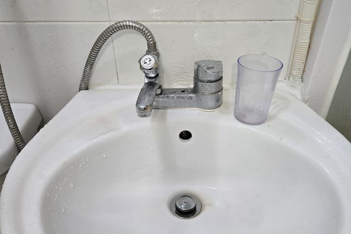 Male student looking for a studio apartment n 14th image