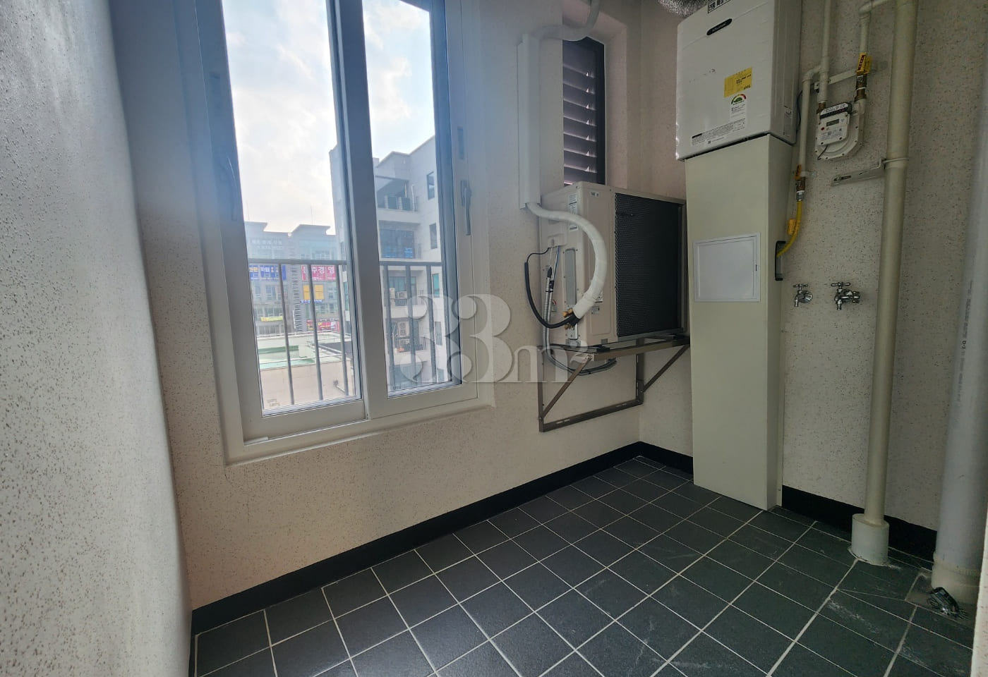 Apartment-style layout: 2 bathrooms 10th image