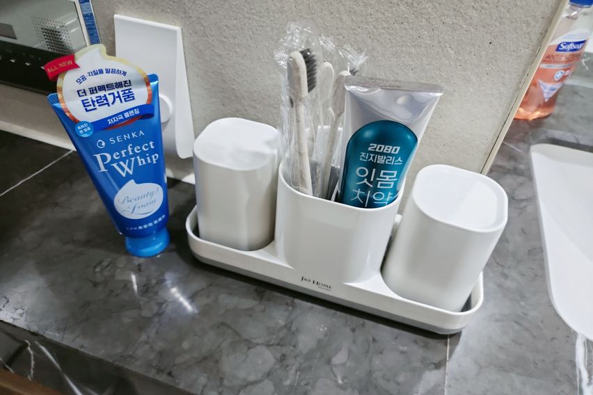 강남역 신논현 방+거실