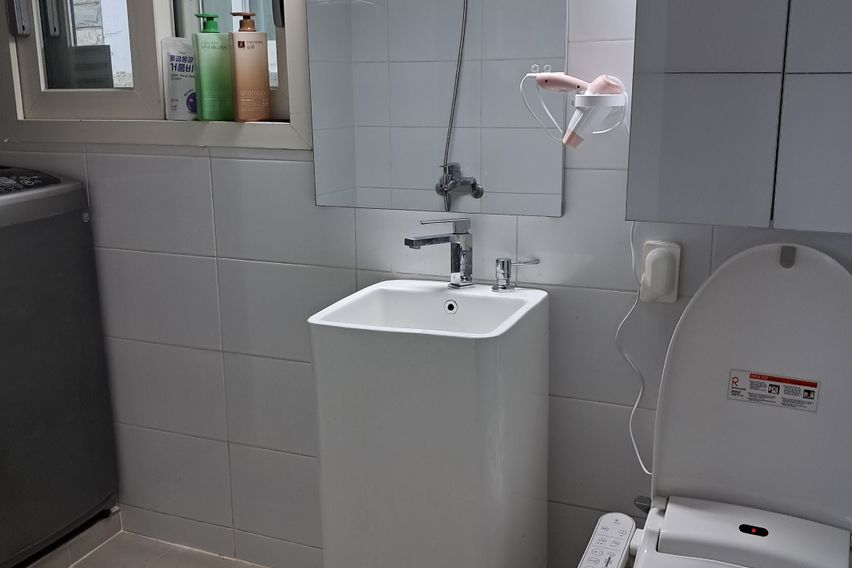 춘천 공지천 감나무집