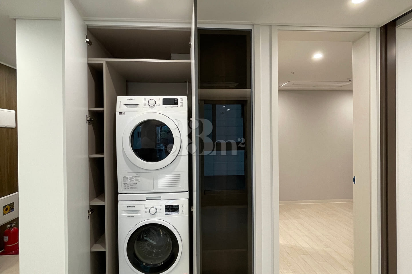 2-room unit near Centerfield Intersection 16th image