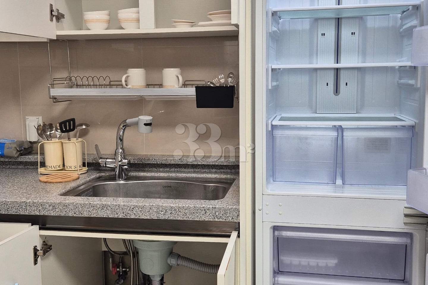 A stylish and spotless accommodation in Irwon 5th image