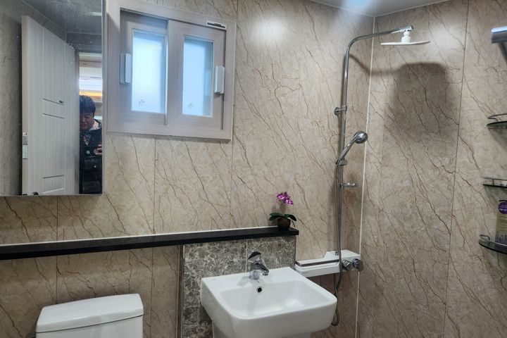 Gaom Modern South-Facing Fully Furnished Thre 10th image