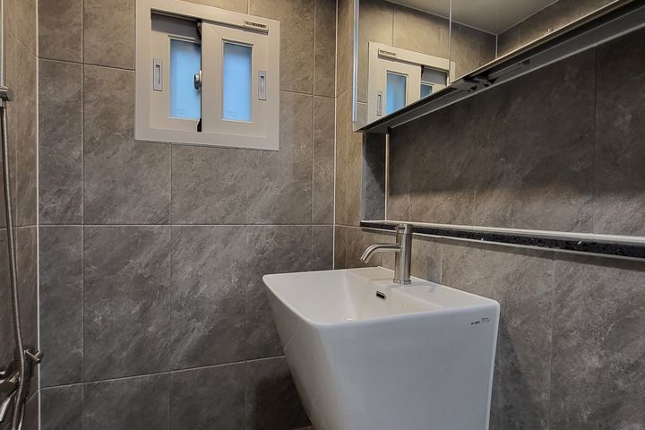 Room 206 3th image