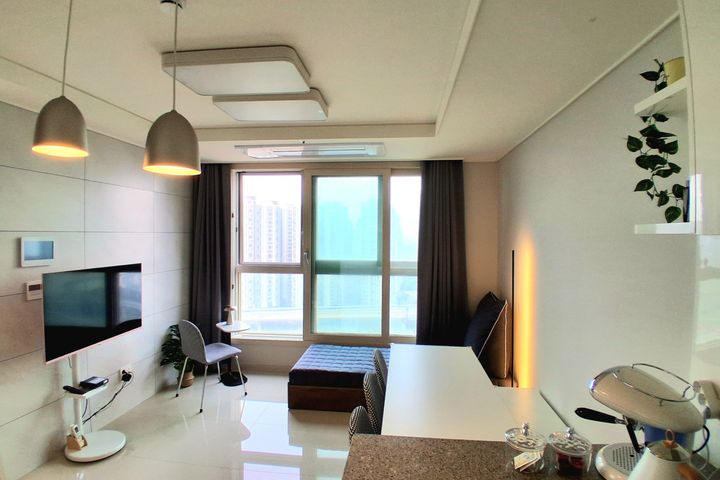 Songdo 2-Room Unit ๐ Sky View 11th image