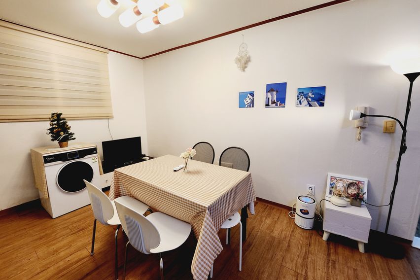 #8신촌홍대2룸3퀸침대