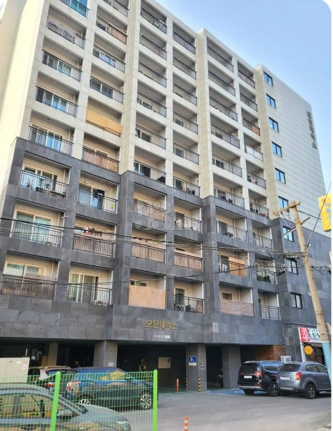 Modern Terrace 0th image