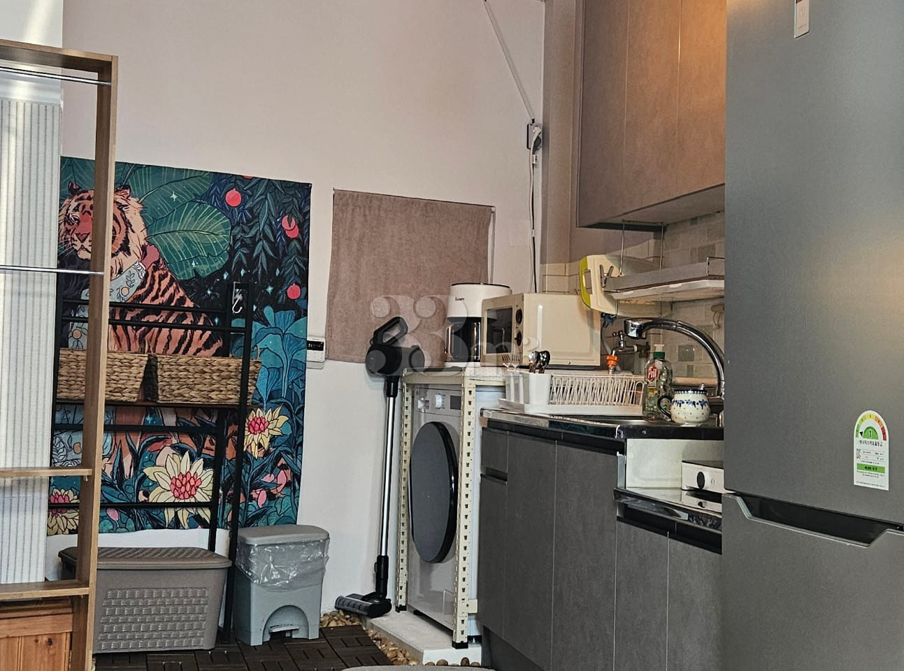 Charming second-floor studio apartment 6th image