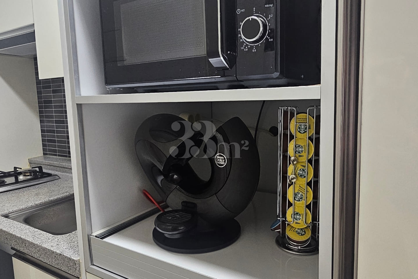 Spacious, fully-furnished studio apartment in 7th image