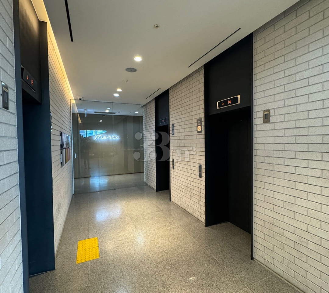9-pyeong unit with floor-to-ceiling windows, 11th image