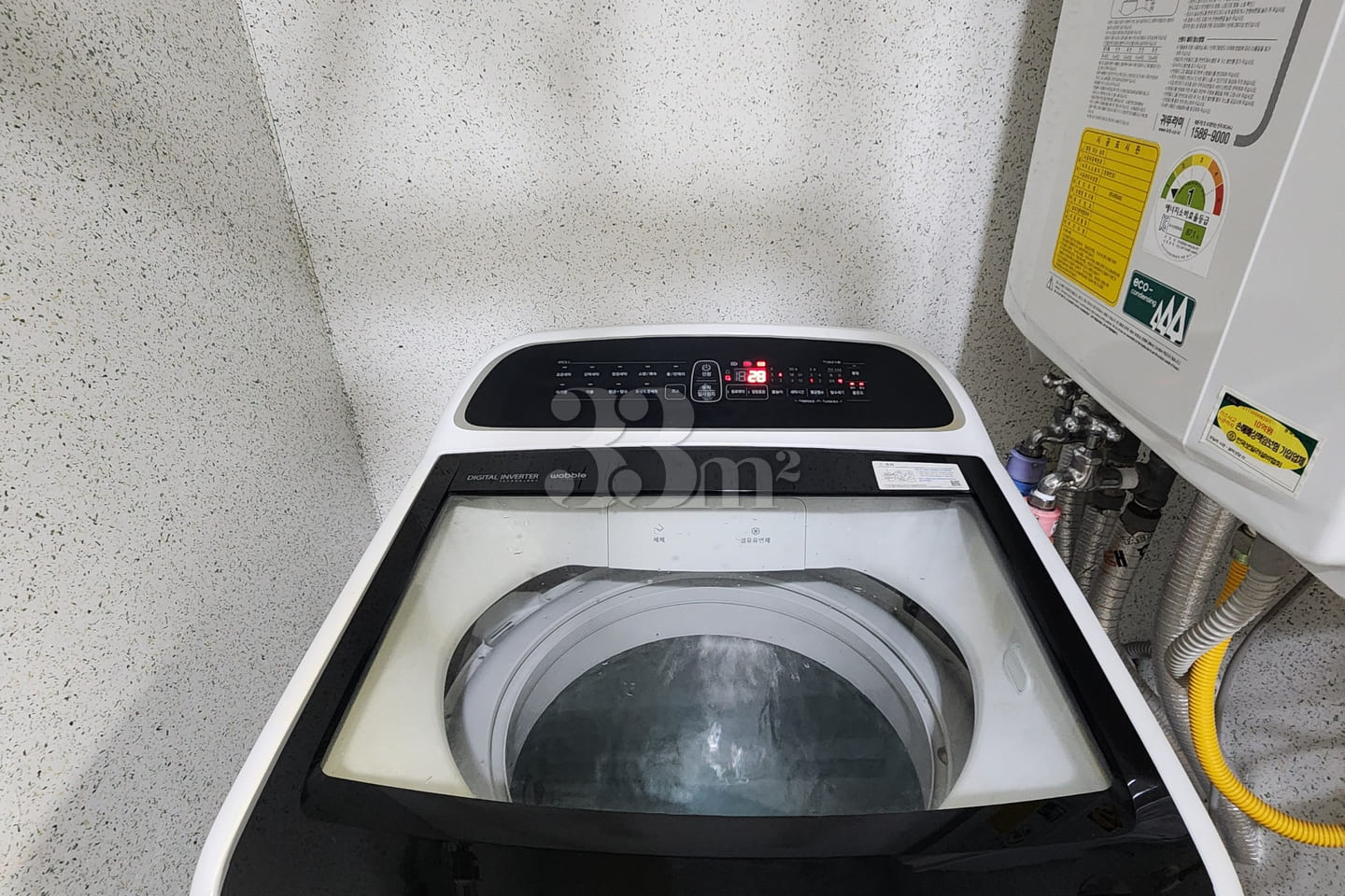 Studio apartment with a separate kitchen near 11th image