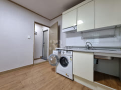 Ebenezer One-Room 5th image