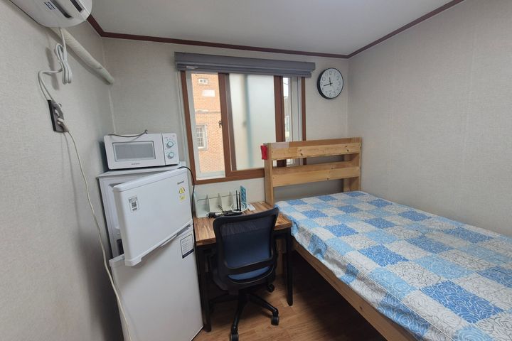 Spacious and clean near the back gate of Chon 15th image
