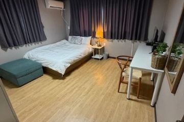 Three-room unit (cooking facilities available