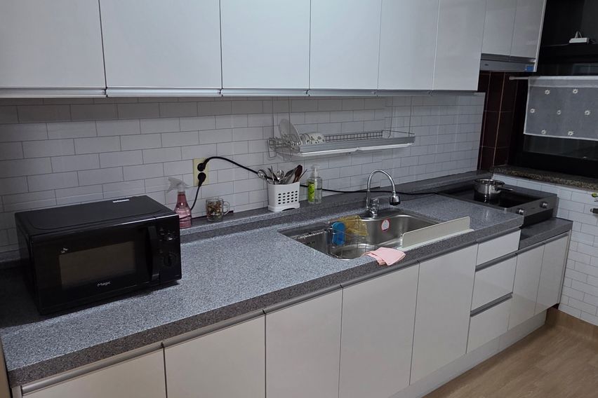 화정역남성쉐어큰방 3번째 이미지