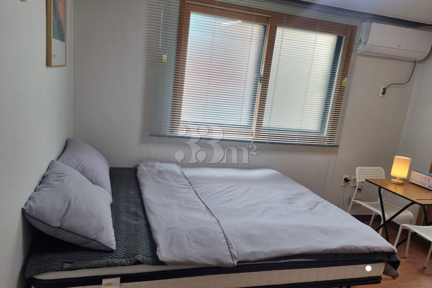 Room 301 4th image
