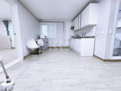 Fully furnished two-room unit, 5 minutes from 6th image