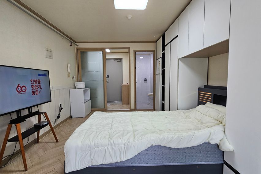 스타벅스2분 깔끔한숙소