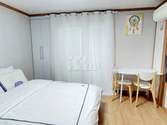 3-minute walk from the terminal, Room 205 5th image