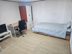 Premium Solid Wood Bed for a Restful Sleep 1th image