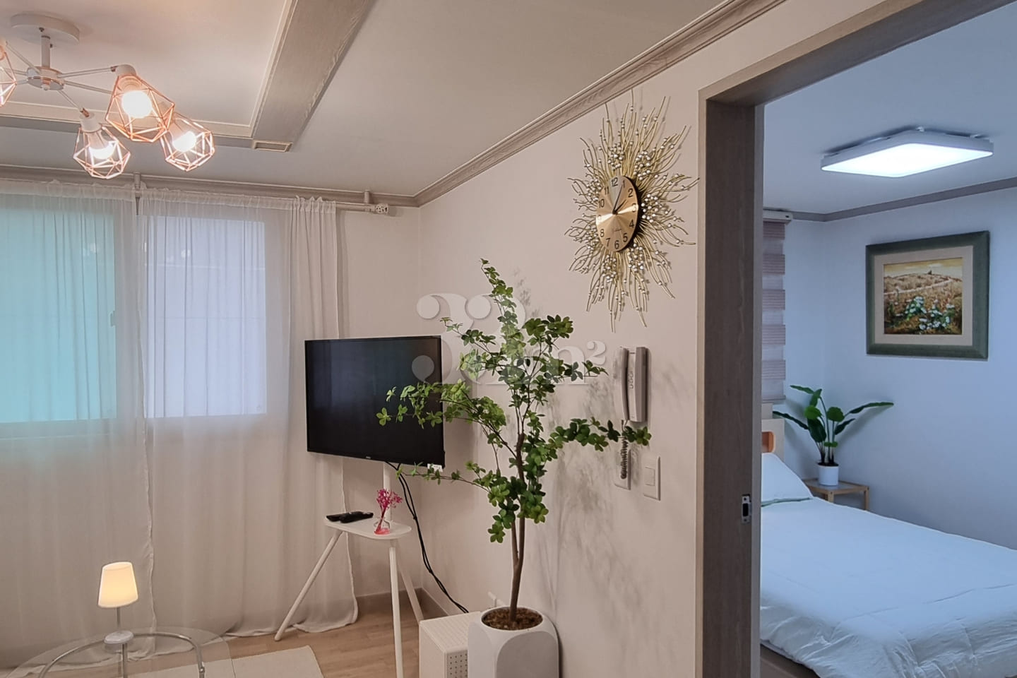 3-room apartment near Suseongmot Lake, Suseon 1th image