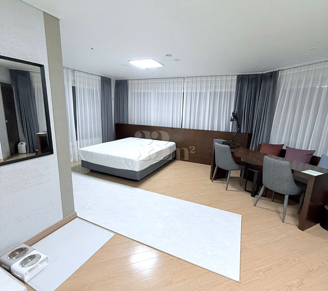 Large room near the beach during peak season 4th image