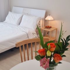 강이 보이는 조용한 곳 방 이미지