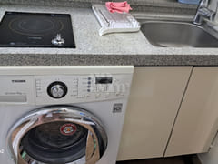A clean house near Starbucks. 13th image