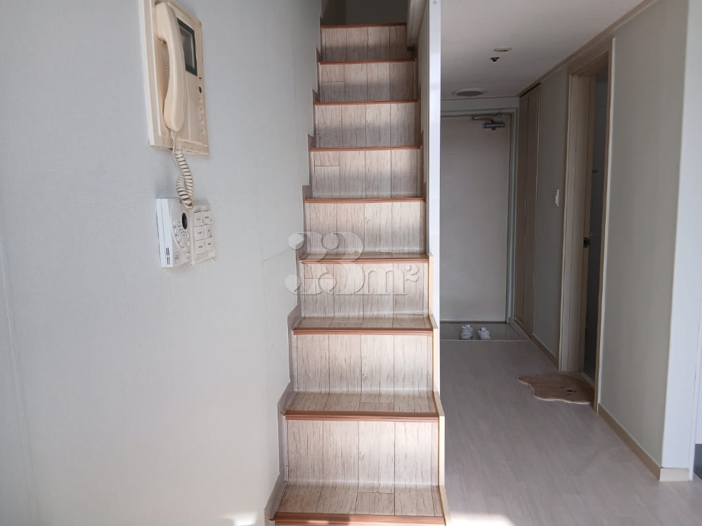Suwon City Hall Station, a beautiful duplex w 5th image