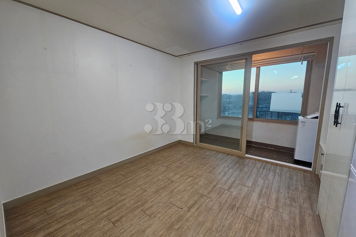 Studio Apartment 403 1th image