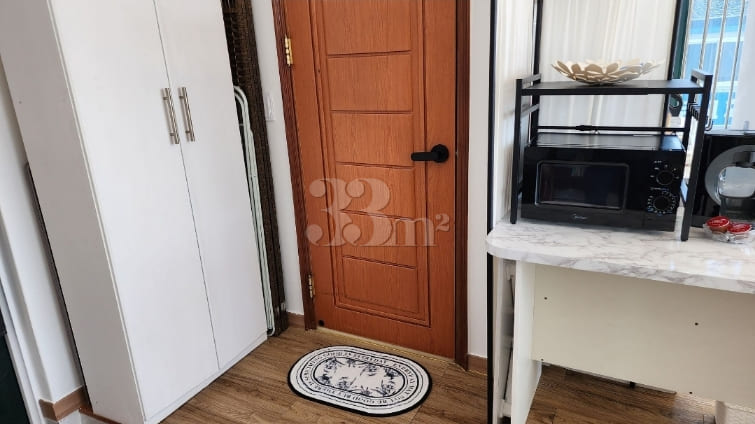 Luxury Room with Park View and Floor-to-Ceili 9th image