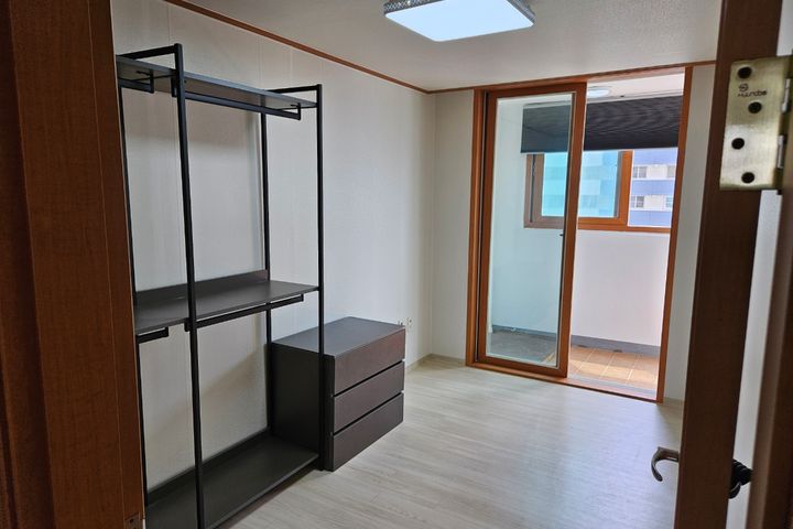 40-pyeong apartment with 4 large rooms 9th image