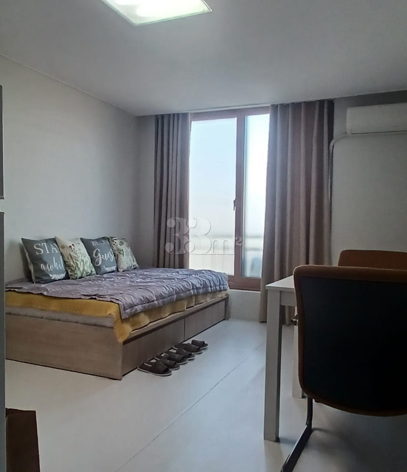 Studio apartment in Hongdae 9th image